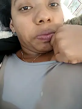 lia mariana online show from 04-25-26, 03:42