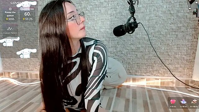 Snapshot of emma_unu chatting on 03-29-26, 03:39 emma unu online show from 03-29-26, 03:39