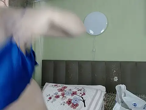 Snapshot of Kira_Miler chatting on 02-11-25, 06:40 Kira Miler online show from 02-11-25, 06:40