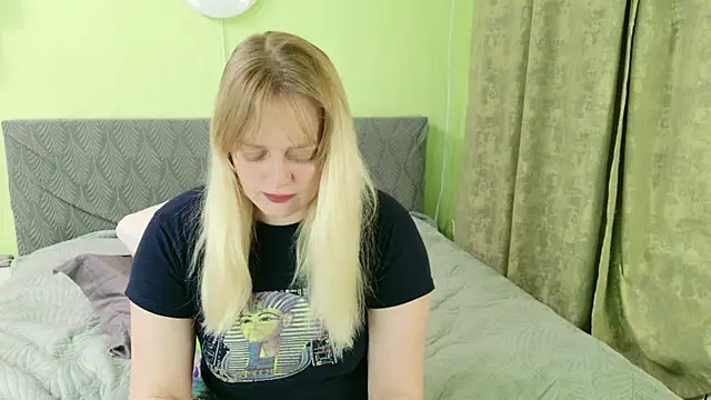 Kira Miler online show from 05-21-26, 05:25