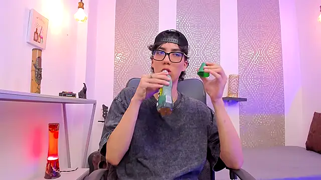 Nikolay Gregori online show from 10-20-25, 04:13