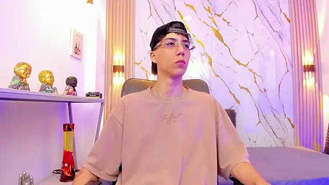 Nikolay Gregori online show from 04-21-26, 04:08