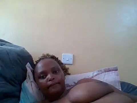 Snapshot of Sexxy-Shie chatting on 03-08-25, 11:27 Sexxy-Shie online show from 03-08-25, 11:27