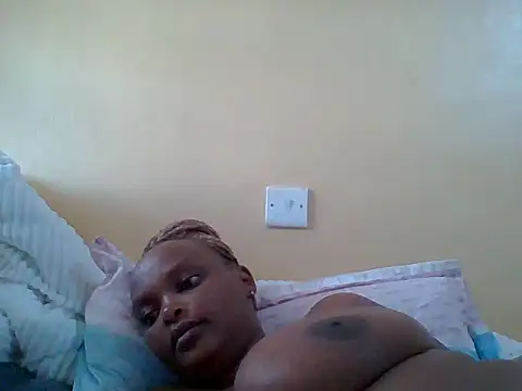 Snapshot of Sexxy-Shie chatting on 03-17-25, 08:18 Sexxy-Shie online show from 03-17-25, 08:18