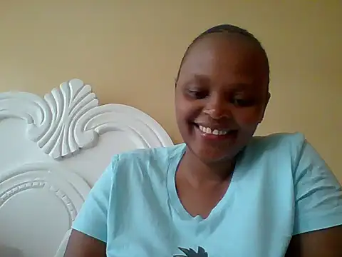 Snapshot of Sexxy-Shie chatting on 09-20-25, 06:03 Sexxy-Shie online show from 09-20-25, 06:03