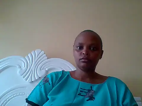 Snapshot of Sexxy-Shie chatting on 09-21-25, 06:37 Sexxy-Shie online show from 09-21-25, 06:37