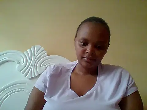 Snapshot of Sexxy-Shie chatting on 10-07-25, 06:10 Sexxy-Shie online show from 10-07-25, 06:10