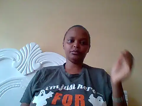 Snapshot of Sexxy-Shie chatting on 10-10-25, 06:56 Sexxy-Shie online show from 10-10-25, 06:56