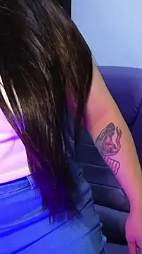 Snapshot of Luciernaga18 chatting on 11-17-25, 03:34 Luciernaga18 online show from 11-17-25, 03:34