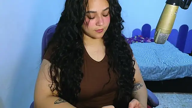 Snapshot of Luciernaga18 chatting on 04-02-26, 11:35 Luciernaga18 online show from 04-02-26, 11:35