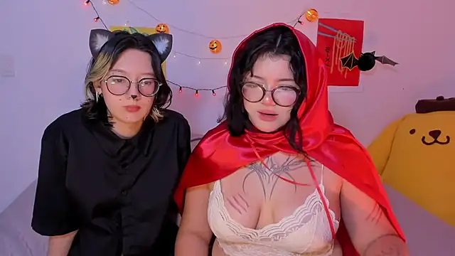 Snapshot of Gaby_Danna chatting on 10-30-25, 12:45 Gaby Danna online show from 10-30-25, 12:45