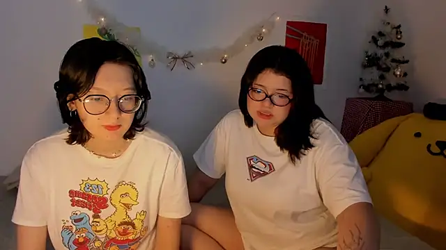 Snapshot of Gaby_Danna chatting on 12-15-25, 06:06 Gaby Danna online show from 12-15-25, 06:06