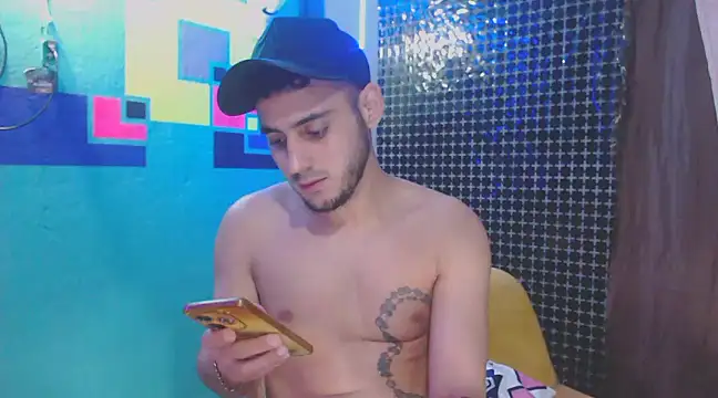 Snapshot of xxxxhotxoxo chatting on 02-12-25, 10:35 xxxxhotxoxo online show from 02-12-25, 10:35