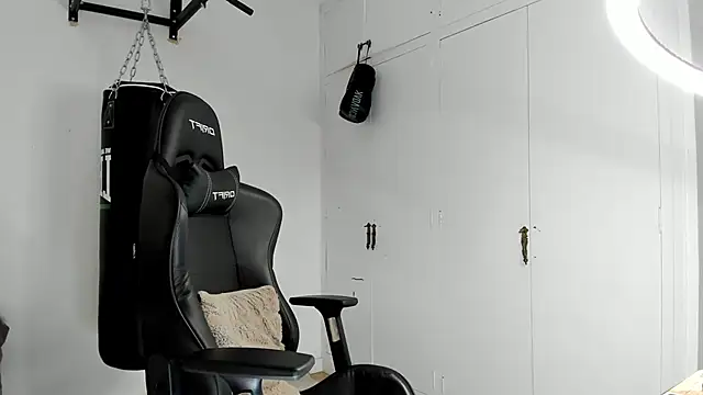 Snapshot of dan01_ chatting on 11-10-25, 02:49 dan01 online show from 11-10-25, 02:49