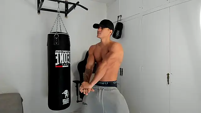 Snapshot of dan01_ chatting on 11-15-25, 08:55 dan01 online show from 11-15-25, 08:55