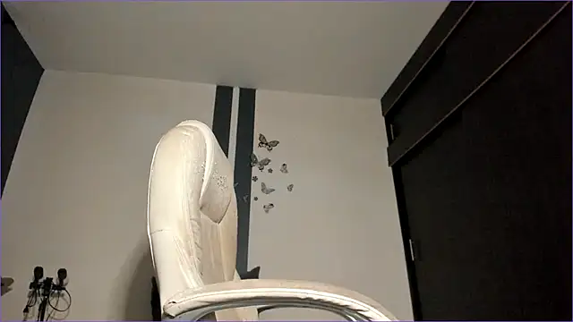 Snapshot of CandyLatinHott chatting on 10-10-25, 09:58 CandyLatinHott online show from 10-10-25, 09:58