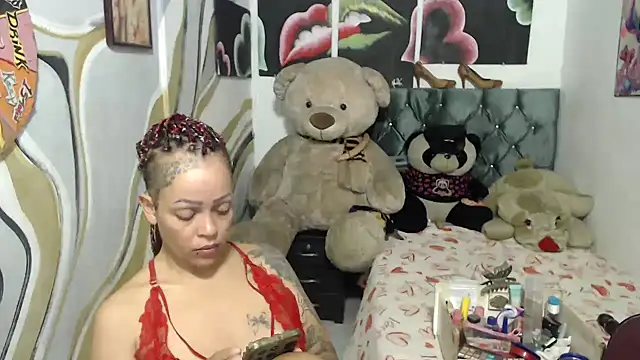 manzanahot9 online show from 06-27-26, 07:52