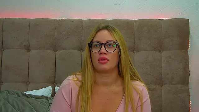 MariaNeumann online show from 02-04-25, 06:25