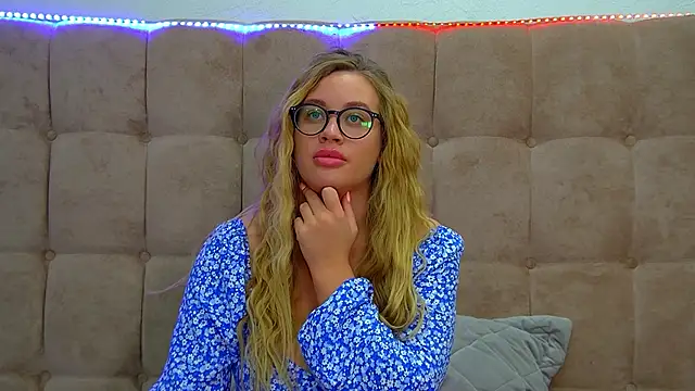 MariaNeumann online show from 03-13-25, 03:39