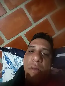 Snapshot of Elvergon3456 chatting on 12-14-25, 03:39 Elvergon3456 online show from 12-14-25, 03:39