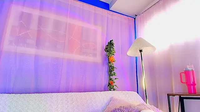 Snapshot of liccy_hall chatting on 06-11-26, 12:14 liccy hall online show from 06-11-26, 12:14