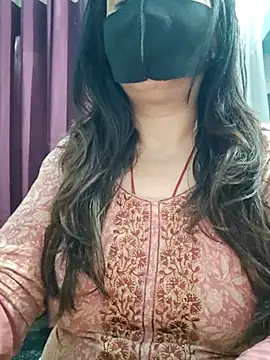 Snapshot of Aishwaryaa_69 chatting on 05-05-26, 02:19 Aishwaryaa 69 online show from 05-05-26, 02:19
