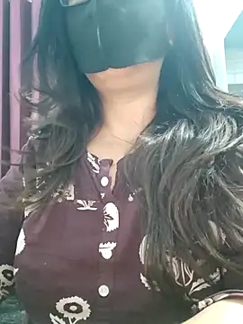 Snapshot of Aishwaryaa_69 chatting on 05-17-26, 01:58 Aishwaryaa 69 online show from 05-17-26, 01:58