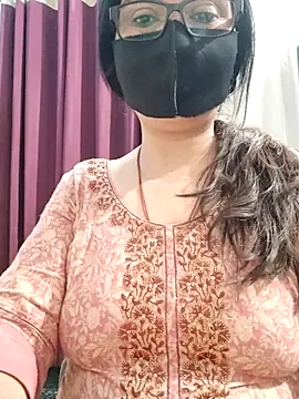 Snapshot of Aishwaryaa_69 chatting on 05-27-26, 01:13 Aishwaryaa 69 online show from 05-27-26, 01:13