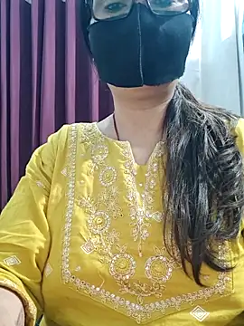 Snapshot of Aishwaryaa_69 chatting on 05-29-26, 01:03 Aishwaryaa 69 online show from 05-29-26, 01:03