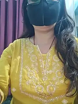 Snapshot of Aishwaryaa_69 chatting on 06-05-26, 03:46 Aishwaryaa 69 online show from 06-05-26, 03:46