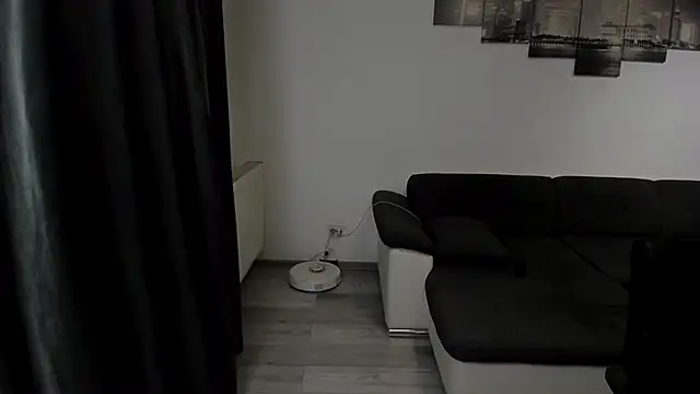 Snapshot of Richarddarell1 chatting on 12-23-25, 06:00 Richarddarell1 online show from 12-23-25, 06:00