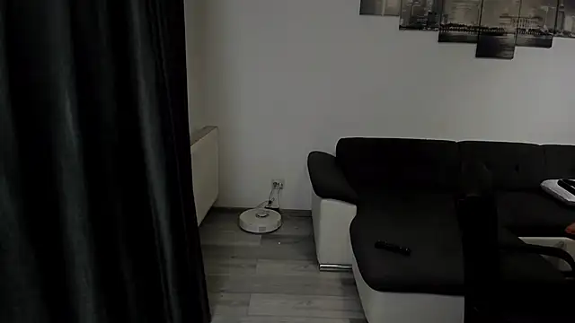 Snapshot of Richarddarell1 chatting on 02-06-26, 06:29 Richarddarell1 online show from 02-06-26, 06:29