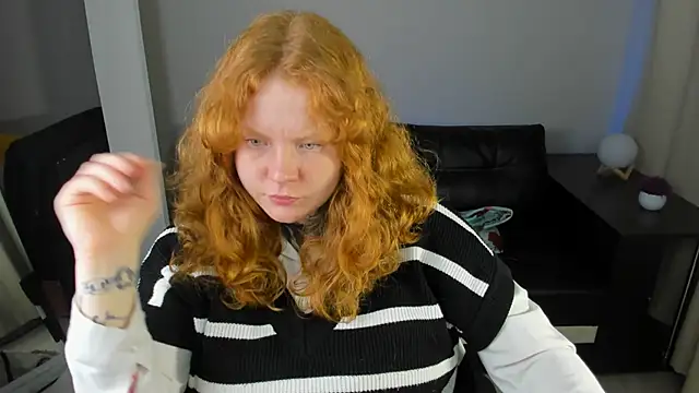 Cassie xKiss online show from 06-19-26, 08:23