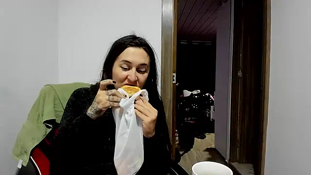 Snapshot of Sweet-Suck69 chatting on 02-18-25, 02:49 Sweet-Suck69 online show from 02-18-25, 02:49