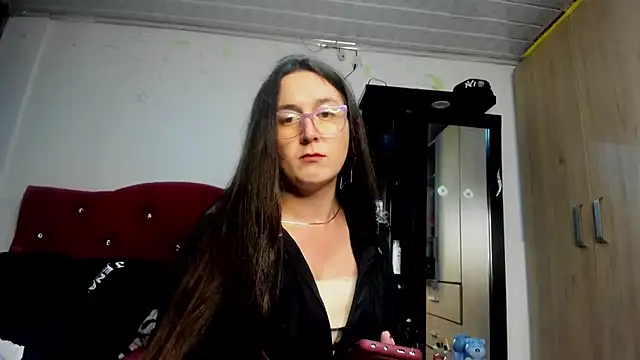 Snapshot of Sweet-Suck69 chatting on 09-19-25, 05:53 Sweet-Suck69 online show from 09-19-25, 05:53