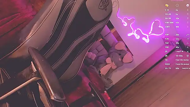 Vianca Chanel online show from 12-11-24, 04:39