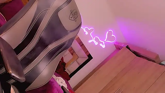 Vianca Chanel online show from 12-24-24, 01:38