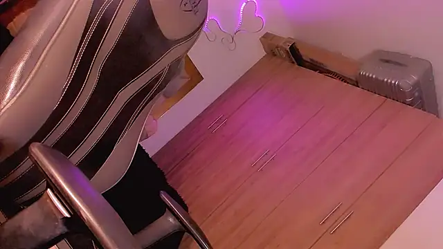 Vianca Chanel online show from 12-31-24, 05:44