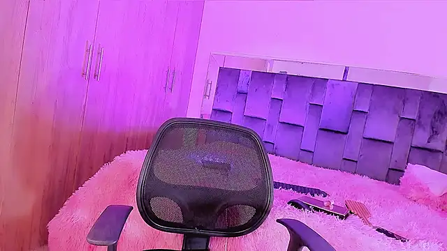 Vianca Chanel online show from 01-22-25, 04:44