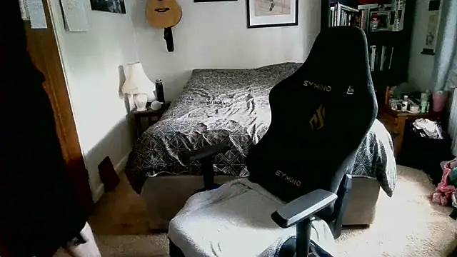 Snapshot of Hairy_Guy30 chatting on 10-17-25, 03:36 Hairy Guy30 online show from 10-17-25, 03:36