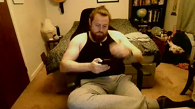 Snapshot of Hairy_Guy30 chatting on 11-09-25, 06:06 Hairy Guy30 online show from 11-09-25, 06:06