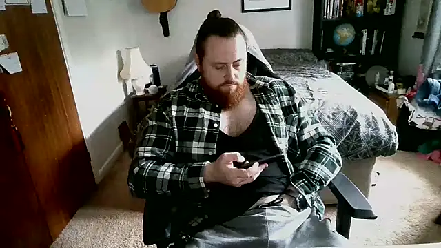 Snapshot of Hairy_Guy30 chatting on 11-10-25, 01:43 Hairy Guy30 online show from 11-10-25, 01:43