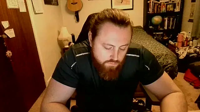 Snapshot of Hairy_Guy30 chatting on 11-28-25, 11:40 Hairy Guy30 online show from 11-28-25, 11:40