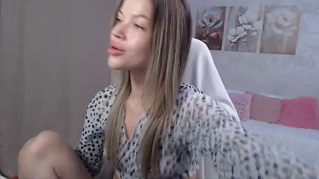 EmmyMills online show from 07-18-26, 09:07