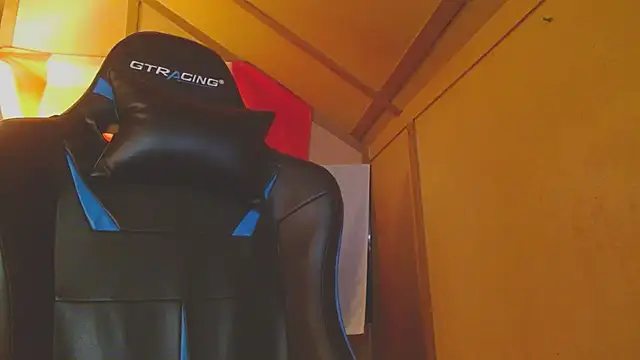 Snapshot of cosmicjones chatting on 02-01-25, 02:45 cosmicjones online show from 02-01-25, 02:45