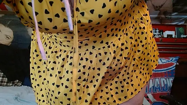 Snapshot of cosmicjones chatting on 10-13-25, 05:29 cosmicjones online show from 10-13-25, 05:29