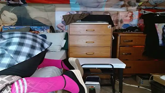 Snapshot of cosmicjones chatting on 01-06-26, 07:34 cosmicjones online show from 01-06-26, 07:34