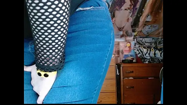 Snapshot of cosmicjones chatting on 02-15-26, 12:03 cosmicjones online show from 02-15-26, 12:03