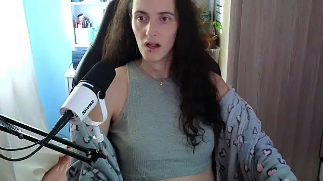 Snapshot of MemiKouki chatting on 10-30-25, 03:35 MemiKouki online show from 10-30-25, 03:35