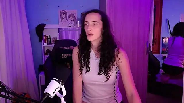 Snapshot of MemiKouki chatting on 12-13-25, 07:53 MemiKouki online show from 12-13-25, 07:53